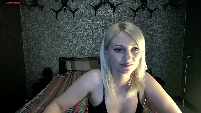 Snapshot of annagreeneyess chatting on April 29, 2:21 pm annagreeneyess online show from April 29, 2:21 pm