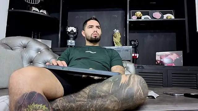 matteosantos online show from December 14, 11:59 am