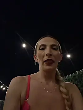 AlexaBarnes online show from July 7, 7:18 pm