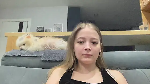 CharmingSarah online show from April 29, 4:22 pm