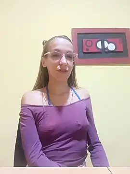 Snapshot of lolisex91 chatting on April 10, 11:20 pm lolisex91 online show from April 10, 11:20 pm