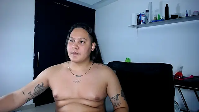 Snapshot of junaiker_roa chatting on November 1, 1:18 am junaiker roa online show from November 1, 1:18 am