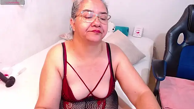 scaelettdubois online show from January 27, 2:42 am