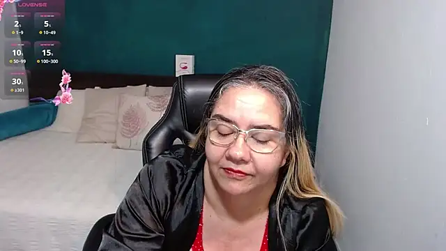 scaelettdubois online show from March 7, 5:40 am