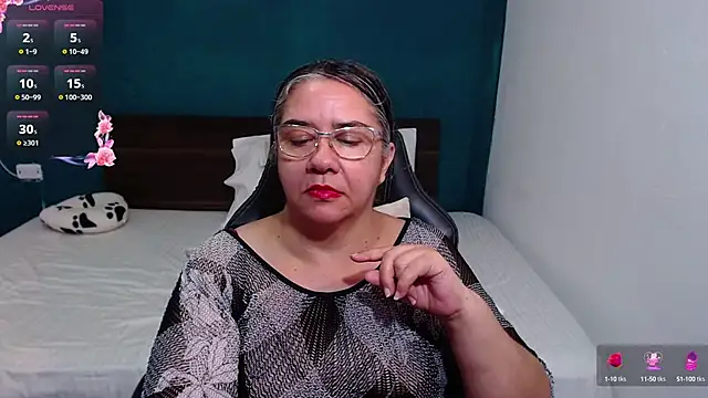 scaelettdubois online show from October 10, 2:10 am