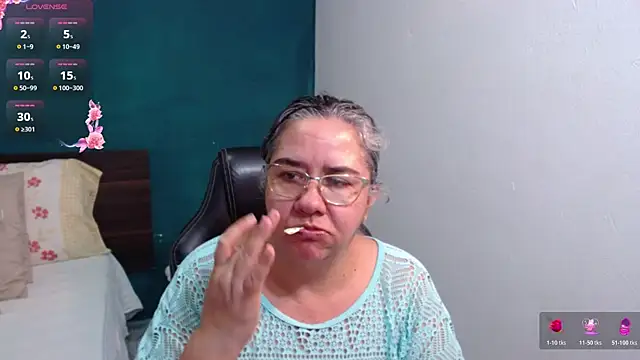 scaelettdubois online show from February 22, 9:24 pm