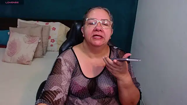 scaelettdubois online show from May 20, 1:12 am