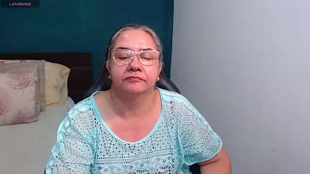 Snapshot of scaelettdubois chatting on June 13, 1:47 am scaelettdubois online show from June 13, 1:47 am