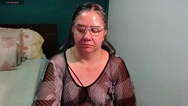 Snapshot of scaelettdubois chatting on June 21, 9:12 am scaelettdubois online show from June 21, 9:12 am