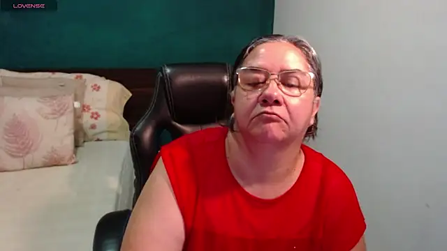 Snapshot of scaelettdubois chatting on July 2, 7:58 am scaelettdubois online show from July 2, 7:58 am