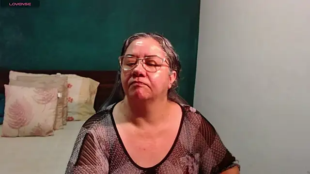 Snapshot of scaelettdubois chatting on July 10, 7:23 am scaelettdubois online show from July 10, 7:23 am