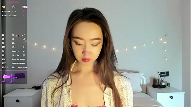 Snapshot of _luna_022 chatting on October 20, 4:35 am luna 022 online show from October 20, 4:35 am