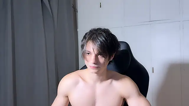 Snapshot of SasukeUhchiaa chatting on February 5, 12:59 am SasukeUhchiaa online show from February 5, 12:59 am