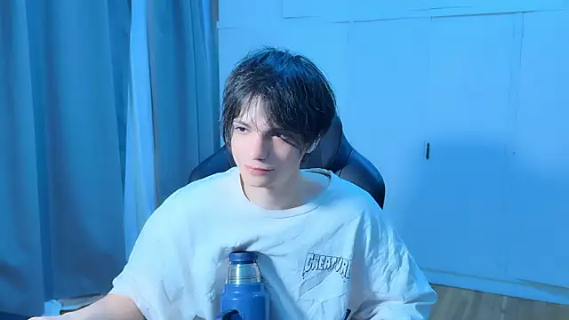 Snapshot of SasukeUhchiaa chatting on February 9, 1:31 am SasukeUhchiaa online show from February 9, 1:31 am