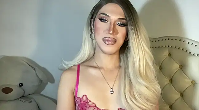 Ts glamxxxx online show from February 18, 5:53 am