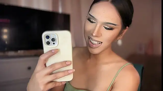 Ts glamxxxx online show from March 21, 4:06 am