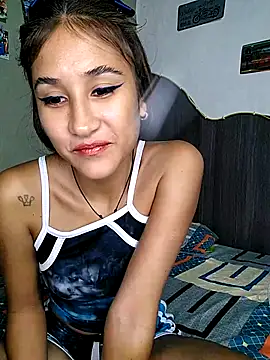 Snapshot of Little_Naughty_Nicole chatting on April 16, 5:30 am Little Naughty Nicole online show from April 16, 5:30 am