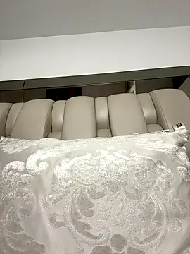 ALISSON FOXXX1 online show from December 19, 11:45 pm