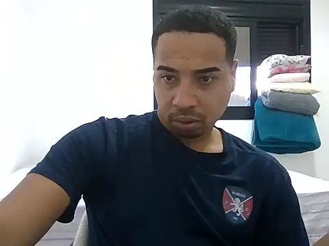 Juninho10c online show from November 1, 4:31 pm