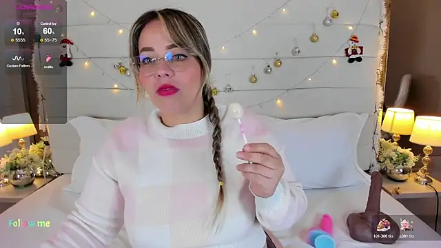 Charlotte93  online show from December 2, 11:59 am