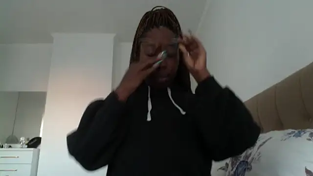 Snapshot of MadamIndigo chatting on December 21, 2:26 pm MadamIndigo online show from December 21, 2:26 pm