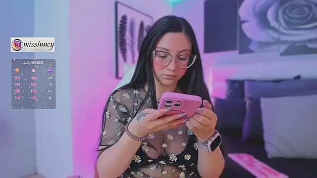 lucy neil online show from September 30, 7:08 pm