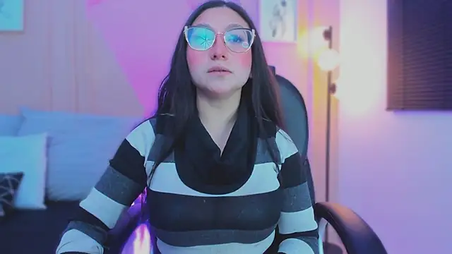 lucy neil online show from April 7, 2:34 am