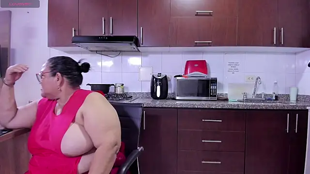 mommy cute online show from May 26, 8:49 pm