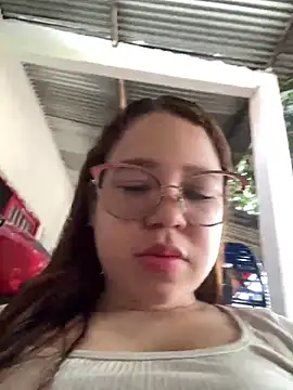 Snapshot of Lucyklein2022 chatting on March 18, 2:37 pm Lucyklein2022 online show from March 18, 2:37 pm