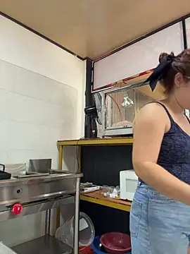 Snapshot of Lucyklein2022 chatting on October 9, 4:16 pm Lucyklein2022 online show from October 9, 4:16 pm