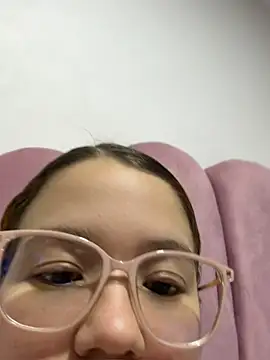 Snapshot of Lucyklein2022 chatting on July 17, 1:34 am Lucyklein2022 online show from July 17, 1:34 am