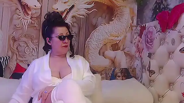 NightOrhideya online show from February 3, 10:20 am