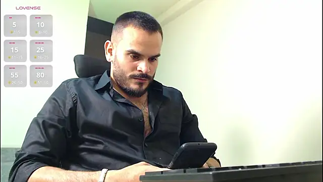 Snapshot of cowboyht chatting on November 21, 10:19 pm cowboyht online show from November 21, 10:19 pm