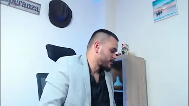 Snapshot of cowboyht chatting on February 12, 3:23 am cowboyht online show from February 12, 3:23 am