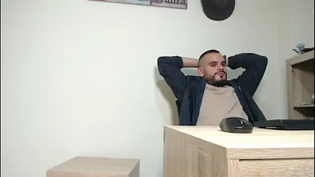 Snapshot of cowboyht chatting on February 15, 3:36 am cowboyht online show from February 15, 3:36 am