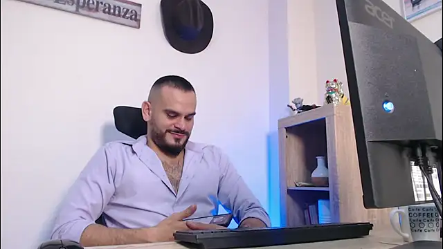 Snapshot of cowboyht chatting on February 15, 7:51 am cowboyht online show from February 15, 7:51 am