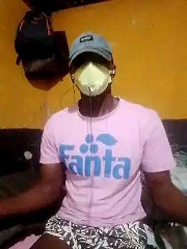 Snapshot of LULE37587001 chatting on December 4, 7:00 pm LULE37587001 online show from December 4, 7:00 pm