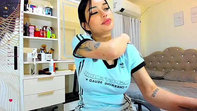 FuckDollNicky online show from February 6, 8:18 am