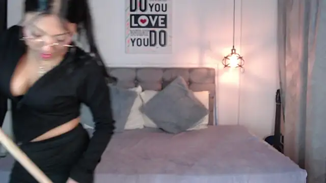 vaness weet online show from January 4, 1:21 am