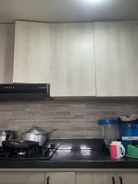 vaness weet online show from January 5, 2:41 pm