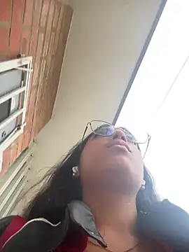 vaness weet online show from February 10, 8:21 pm