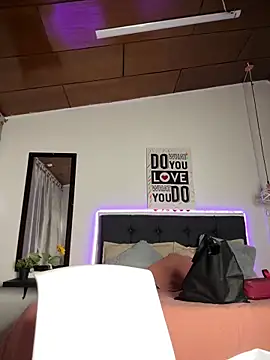 vaness weet online show from March 22, 1:08 pm