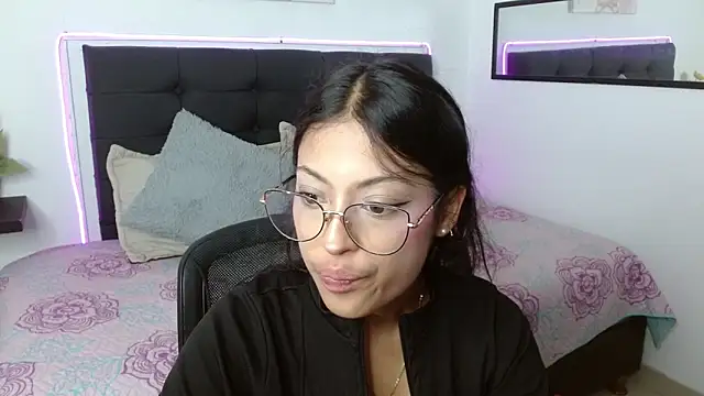 vaness weet online show from May 16, 7:34 pm