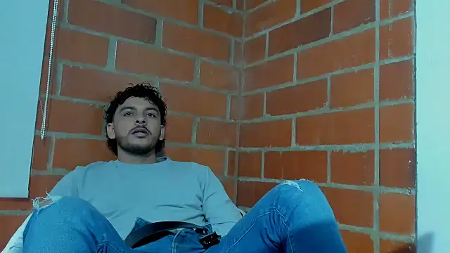 tuyo1995 online show from December 9, 9:26 pm