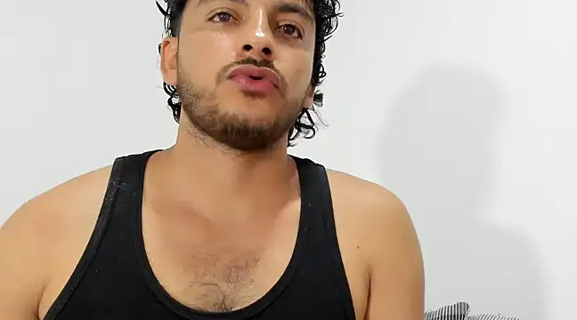 tuyo1995 online show from December 20, 4:31 am