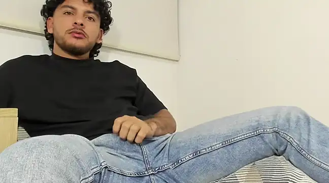 tuyo1995 online show from February 22, 1:11 am