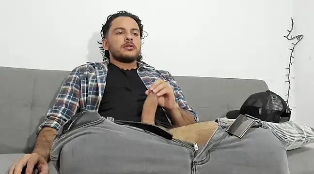 tuyo1995 online show from March 3, 1:21 am