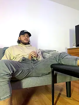 tuyo1995 online show from November 23, 11:15 pm