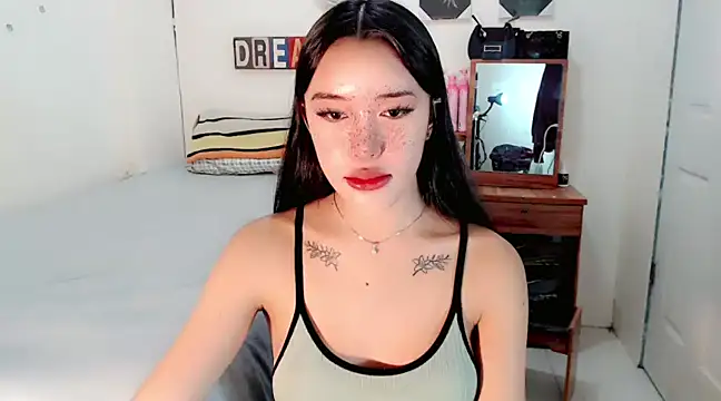 wiggle nibble online show from January 13, 1:39 pm