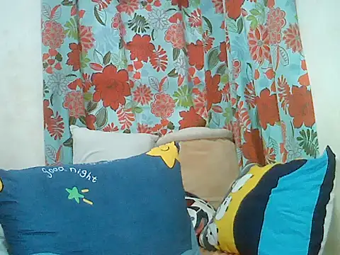 Snapshot of LOVENAYRA1 chatting on July 2, 3:23 am LOVENAYRA1 online show from July 2, 3:23 am